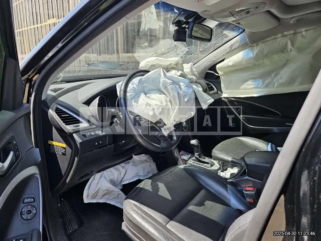 Photo 2 of 30: 2016 Hyundai Santa Fe DM — Korean insurance auction
