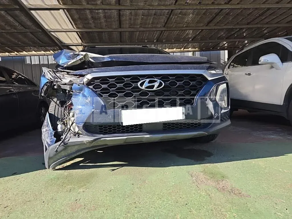 Photo 2 of 32: 2018 Hyundai Santa Fe, VIN KMHS281BBKU103402 — Korean insurance auction