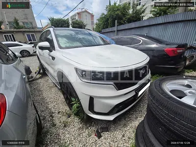 Photo 1 of 58: 2021 Kia Sorento, VIN KNARJ81FGMA112706 — Korean insurance auction