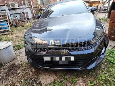 Photo 1 of 17: 2019 Kia K5 1. — Korean insurance auction