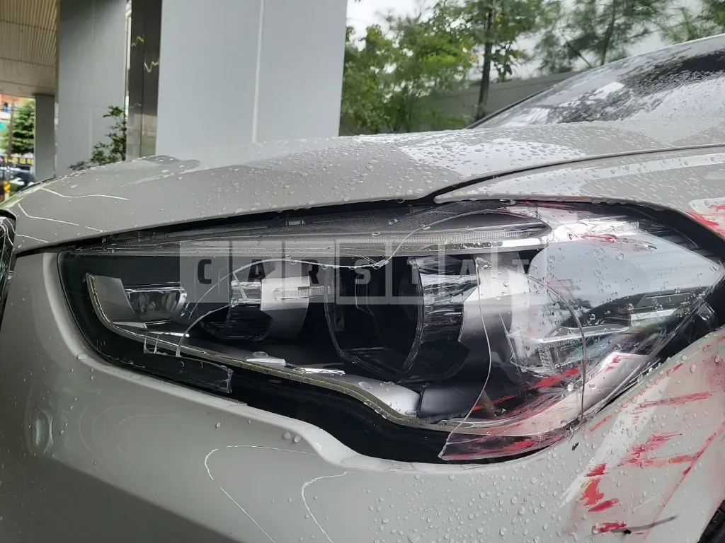 Photo 2 of 33: 2018 BMW X1 xDrive 18d, VIN WBAJH7106J3G06794 — Korean insurance auction