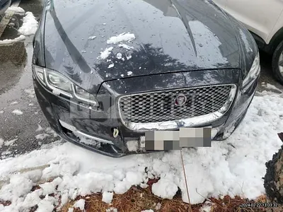 Photo 1 of 10: 2016 Jaguar XJ 3.0d, VIN SAJAA2295GNV92230 — Korean insurance auction