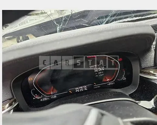Photo 2 of 12: 2020 BMW 520i — Korean insurance auction