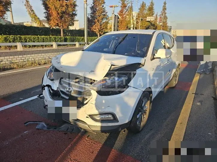 Photo 2 of 5: 2014 Hyundai Tucson ix — Korean insurance auction