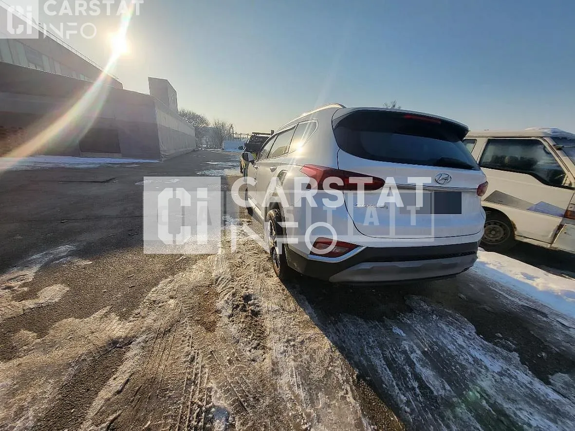 Photo 2 of 7: 2020 Hyundai Santa Fe 2.2, VIN KMHS381CBLU292936 — Korean insurance auction