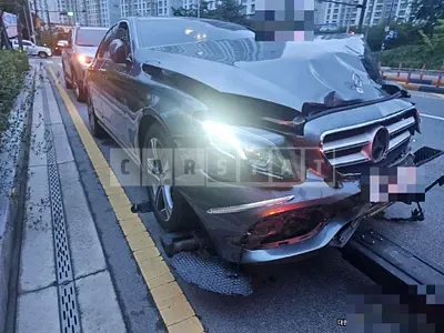 Photo 1 of 11: 2019 Mercedes-Benz E220 d — Korean insurance auction