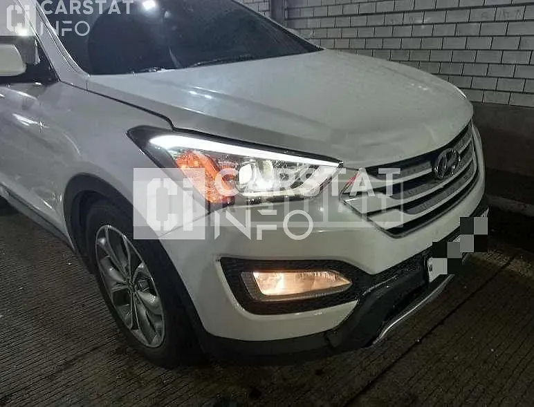 Photo 2 of 12: 2014 Hyundai Santa Fe 2.0 — Korean insurance auction