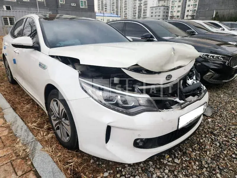Photo 2 of 23: 2017 Kia K5 Hybrid, VIN KNAGW41EBJA015055 — Korean insurance auction