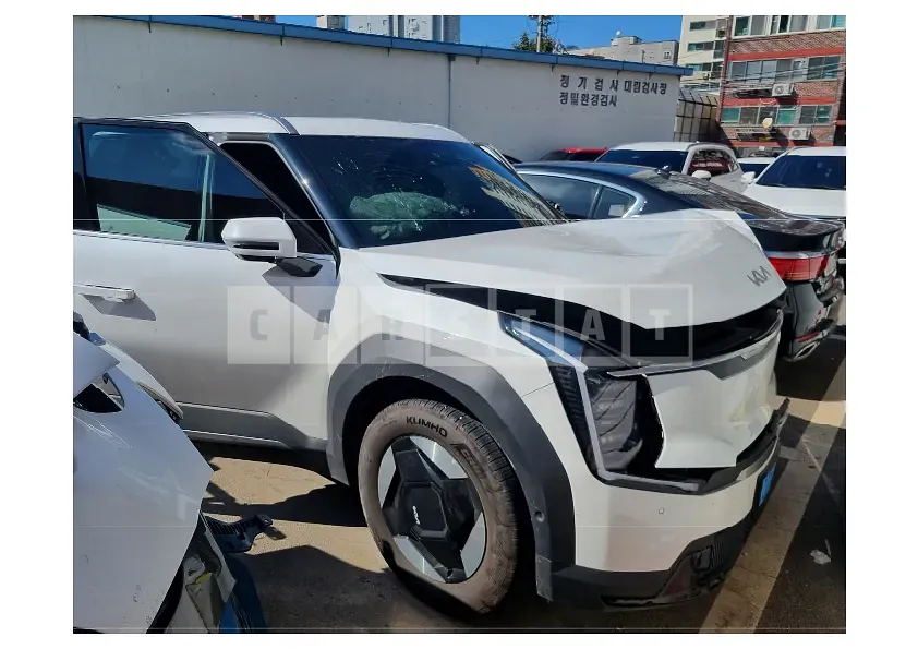 Photo 2 of 20: 2023 Kia EV9, VIN KNAAB811FRS003933 — Korean insurance auction