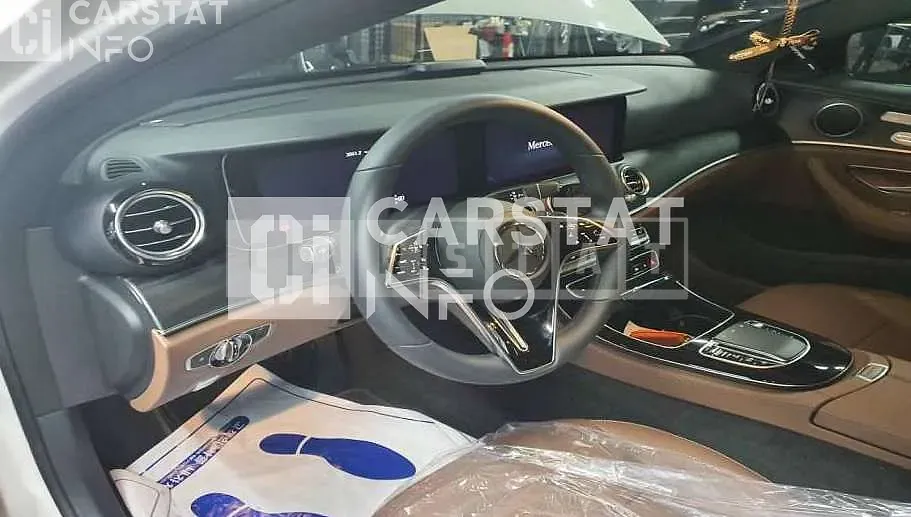 Photo 2 of 3: 2022 Mercedes-Benz E250, VIN W1KZF4FBXNB015001 — Korean insurance auction