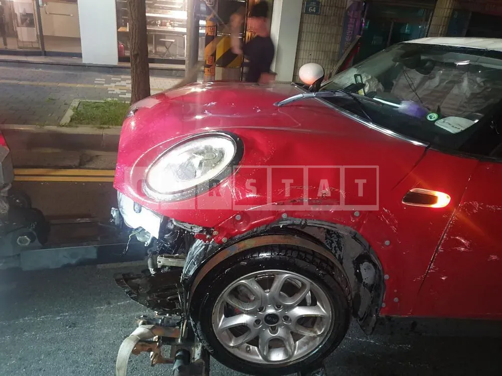Photo 2 of 6: 2015 MINI Cooper, VIN WMWXS5102F2B09691 — Korean insurance auction