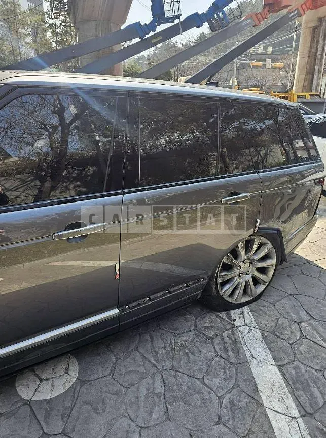 Photo 2 of 30: 2017 Land Rover Range Rover 4.4d, VIN SALGA2FJ5HA333171 — Korean insurance auction