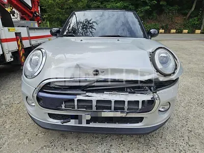 Photo 1 of 8: 2017 MINI Cooper D Five-Door — Korean insurance auction