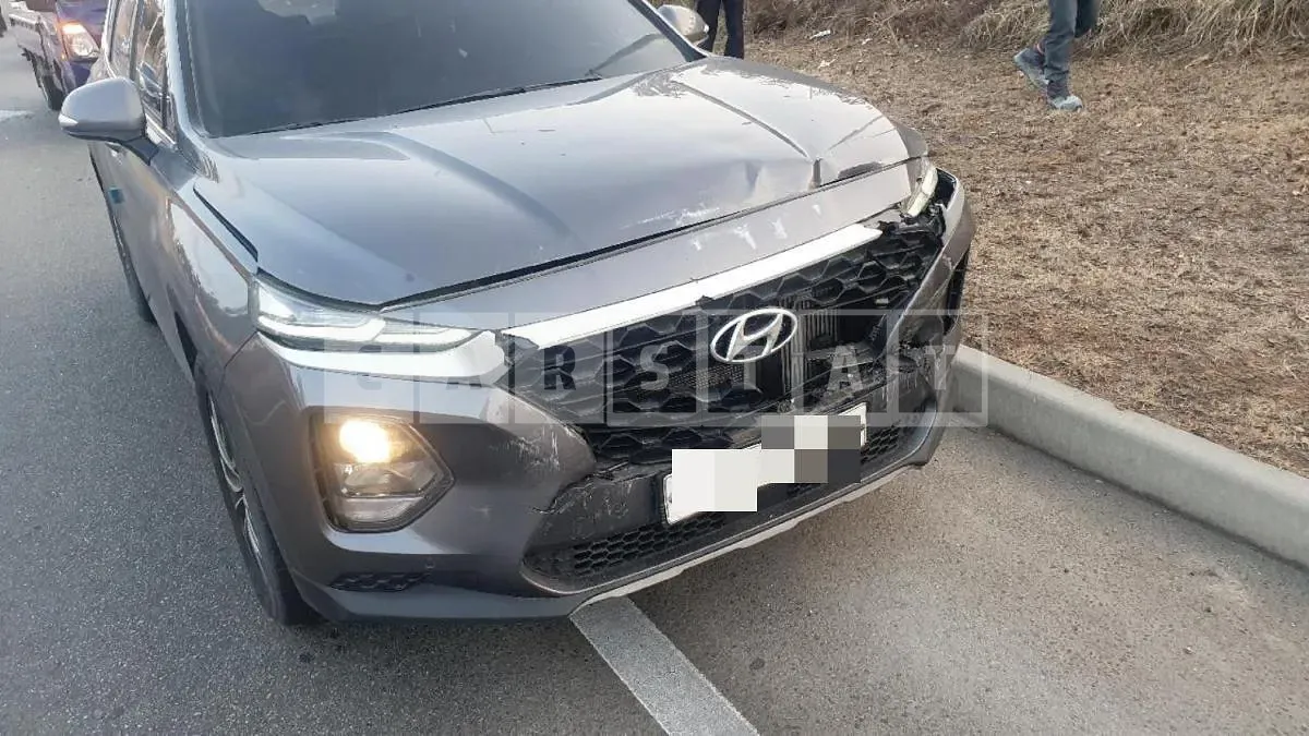 Photo 2 of 6: 2018 Hyundai Santa Fe 2.0, VIN KMHS281BBKU107541 — Korean insurance auction