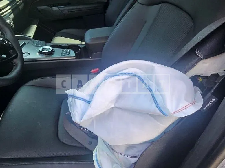 Photo 2 of 17: 2026 Kia Sportage — Korean insurance auction