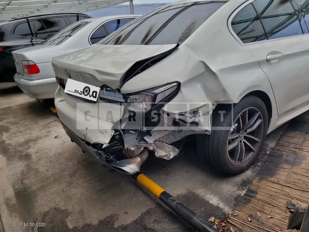 Photo 2 of 9: 2022 BMW 520i, VIN WBA11BH07NCH74477 — Korean insurance auction