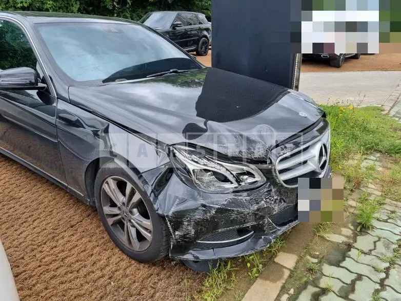 Photo 2 of 4: 2015 Mercedes-Benz E220 BlueTec — Korean insurance auction