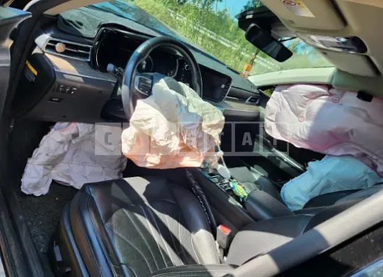 Photo 2 of 4: 2020 Kia K5 — Korean insurance auction