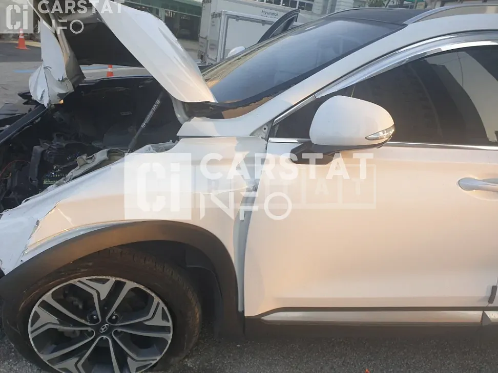 Photo 2 of 11: 2019 Hyundai Santa Fe 2.2 (4WD) — Korean insurance auction