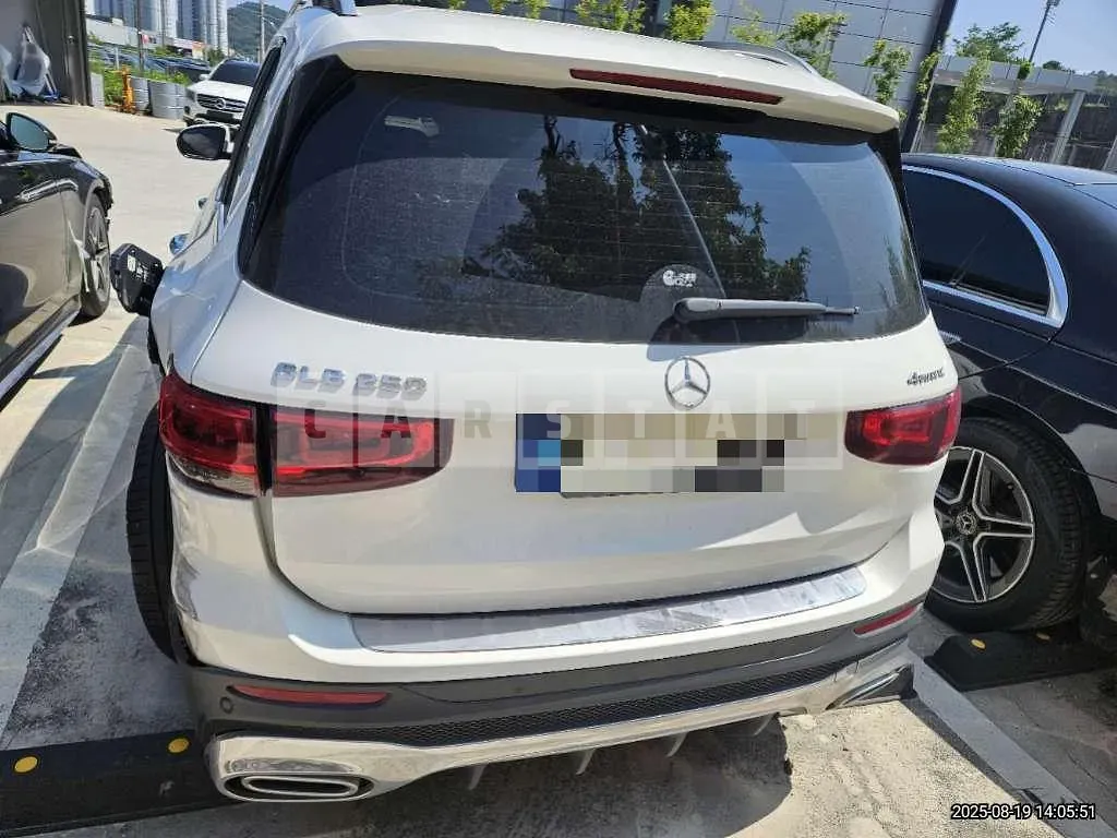 Photo 2 of 12: 2021 Mercedes-Benz GLB250 4Matic — Korean insurance auction