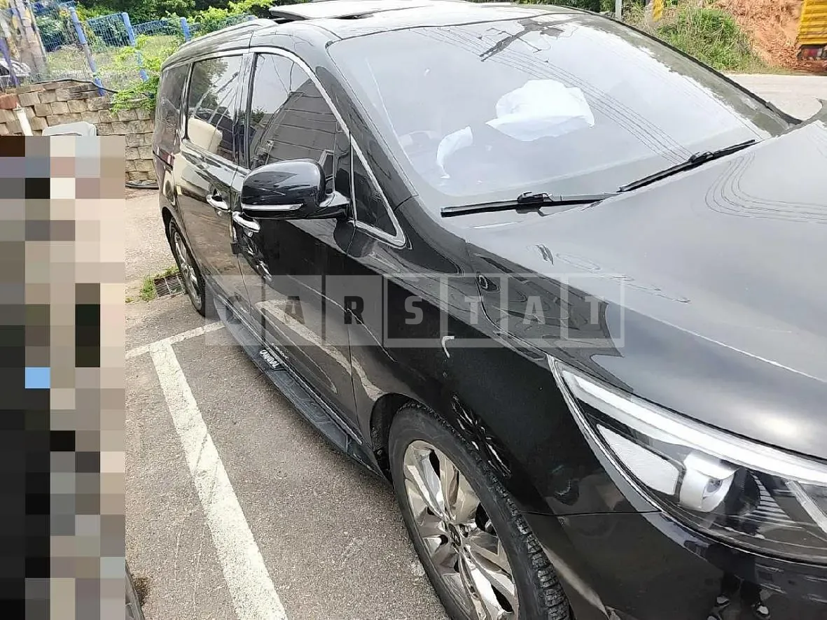 Photo 2 of 30: 2015 Kia Carnivals, VIN KNAMC81ABFS056654 — Korean insurance auction