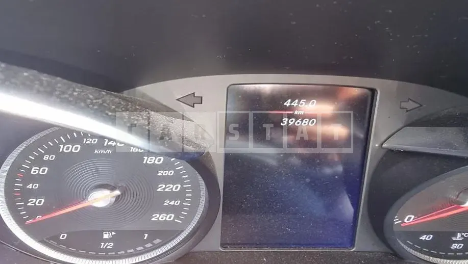 Photo 2 of 10: 2018 Mercedes-Benz C200 — Korean insurance auction