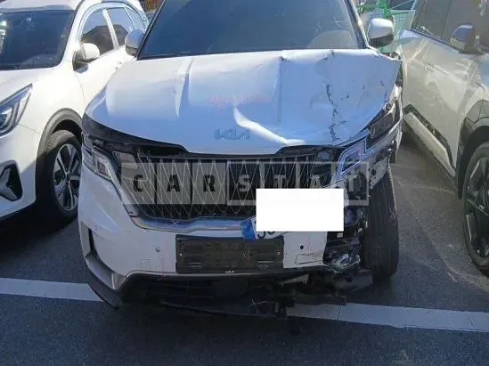 Photo 2 of 50: 2023 Kia Carnival — Korean insurance auction