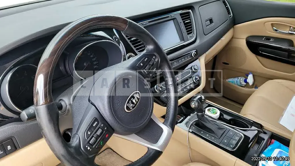Photo 2 of 11: 2016 Kia Carnival Limousine, VIN KNAME811BGS243748 — Korean insurance auction