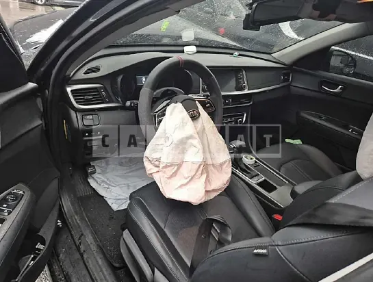 Photo 2 of 6: 2020 Kia K5 — Korean insurance auction