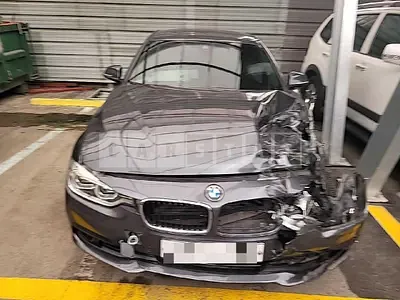 Photo 1 of 18: 2017 BMW 320d xDrive — Korean insurance auction