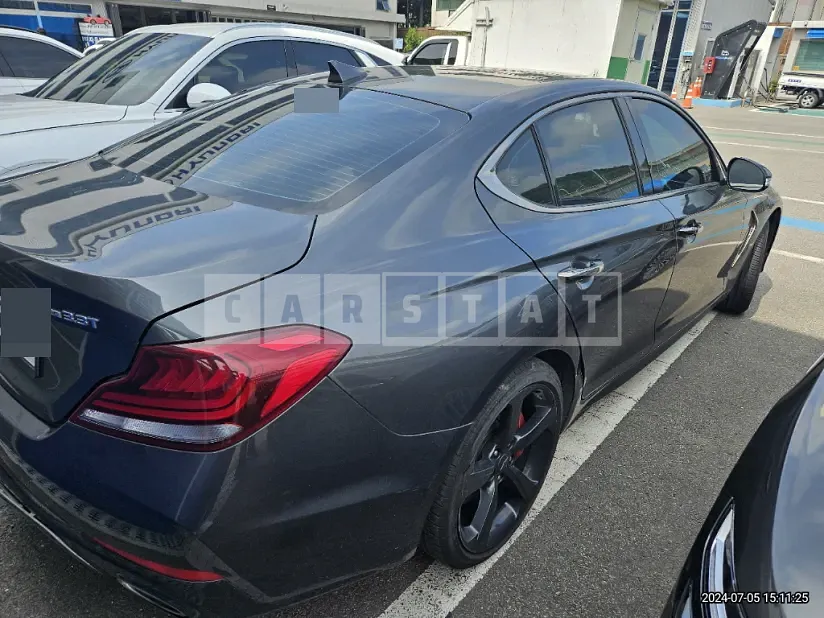 Photo 2 of 10: 2019 Genesis G70 3.3T — Korean insurance auction