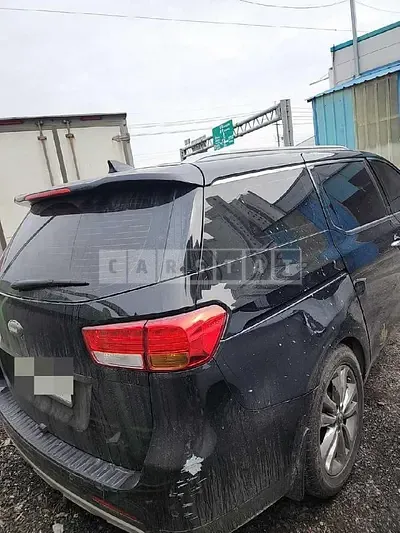 Photo 1 of 10: 2015 Kia Carnival — Korean insurance auction