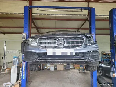 Photo 1 of 36: 2018 Mercedes-Benz E220 d 4Matic, VIN WDDZF0FB5JA476261 — Korean insurance auction