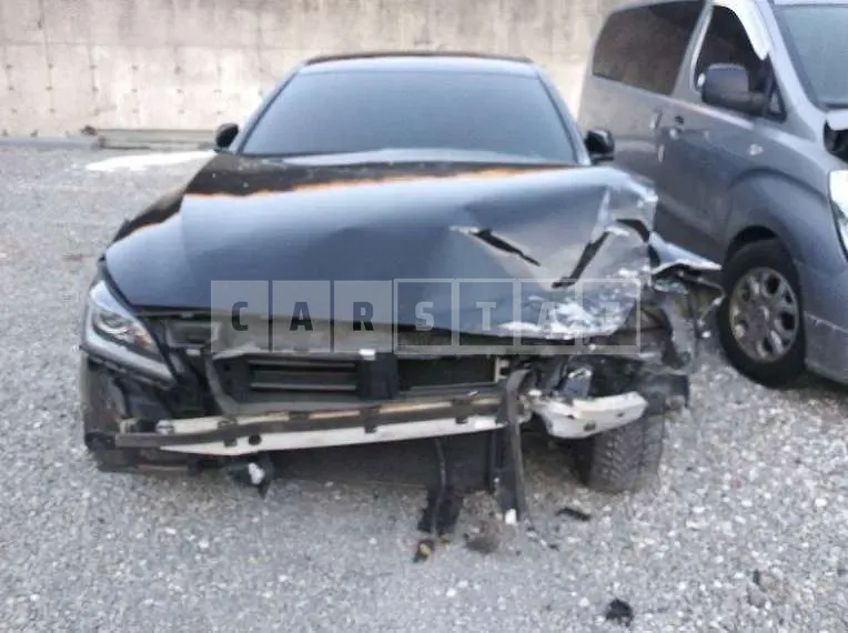 Photo 2 of 13: 2015 Genesis Dh — Korean insurance auction