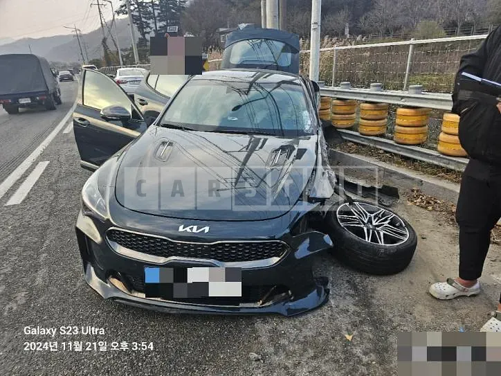 Photo 2 of 11: 2023 Kia Stinger 2.5 — Korean insurance auction