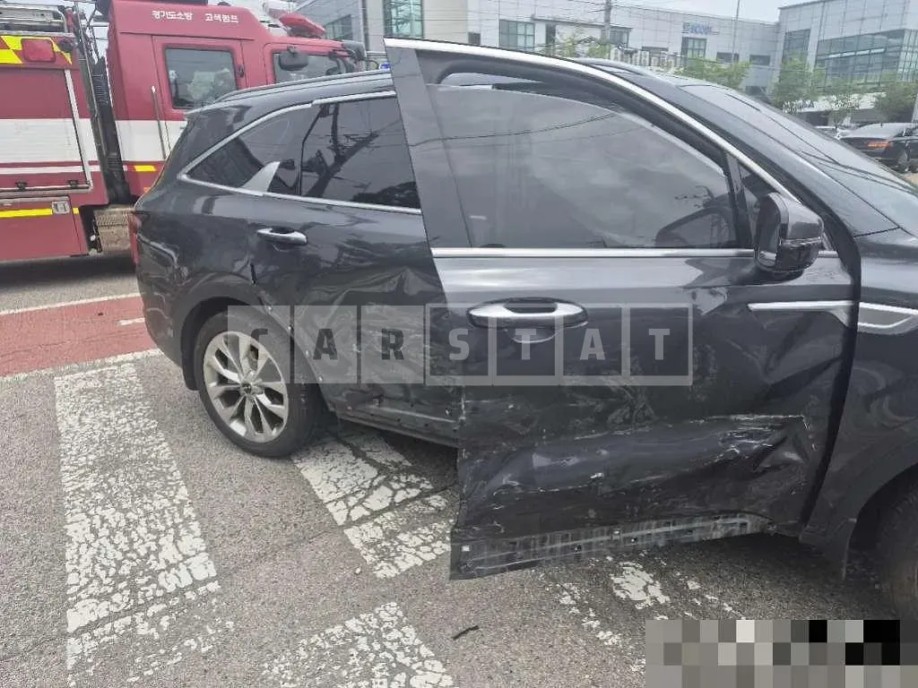 Photo 2 of 7: 2022 Kia Sorento — Korean insurance auction