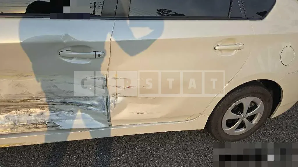 Photo 2 of 8: 2015 Toyota Prius — Korean insurance auction