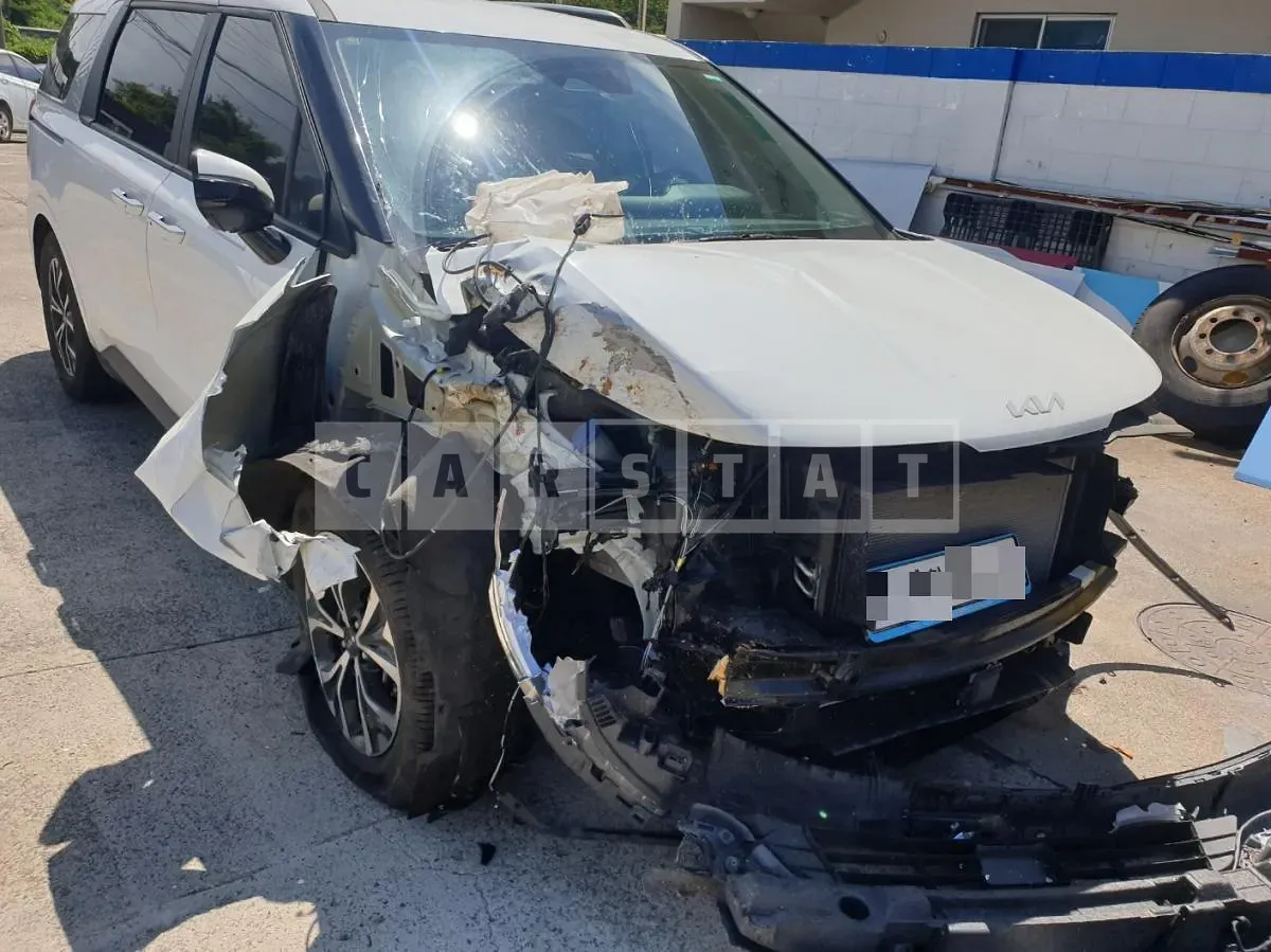 Photo 2 of 8: 2023 Kia Carnival 9 Seater — Korean insurance auction
