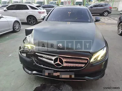 Photo 1 of 27: 2017 Mercedes-Benz E200 — Korean insurance auction