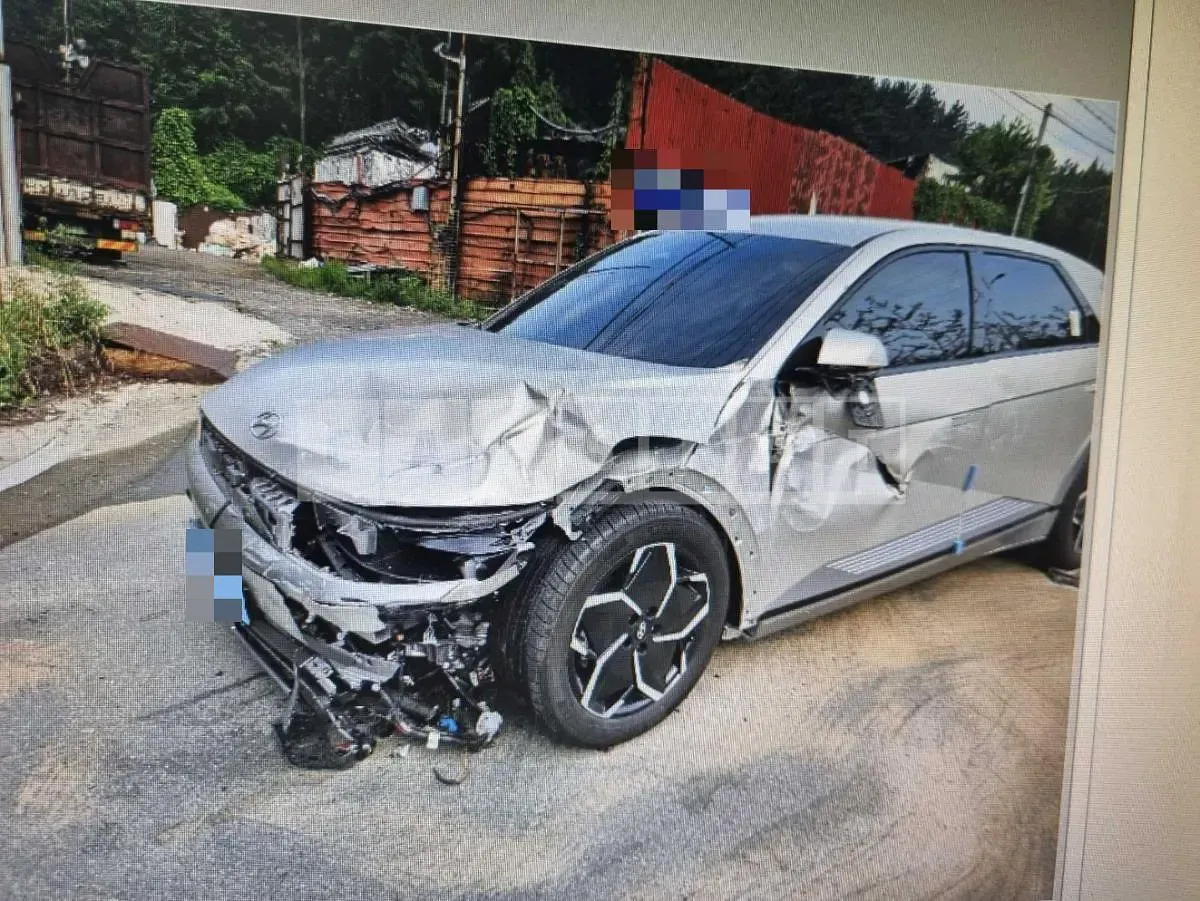 Photo 2 of 7: 2021 Hyundai IONIQ 5, VIN KMHKN81AFNU041890 — Korean insurance auction