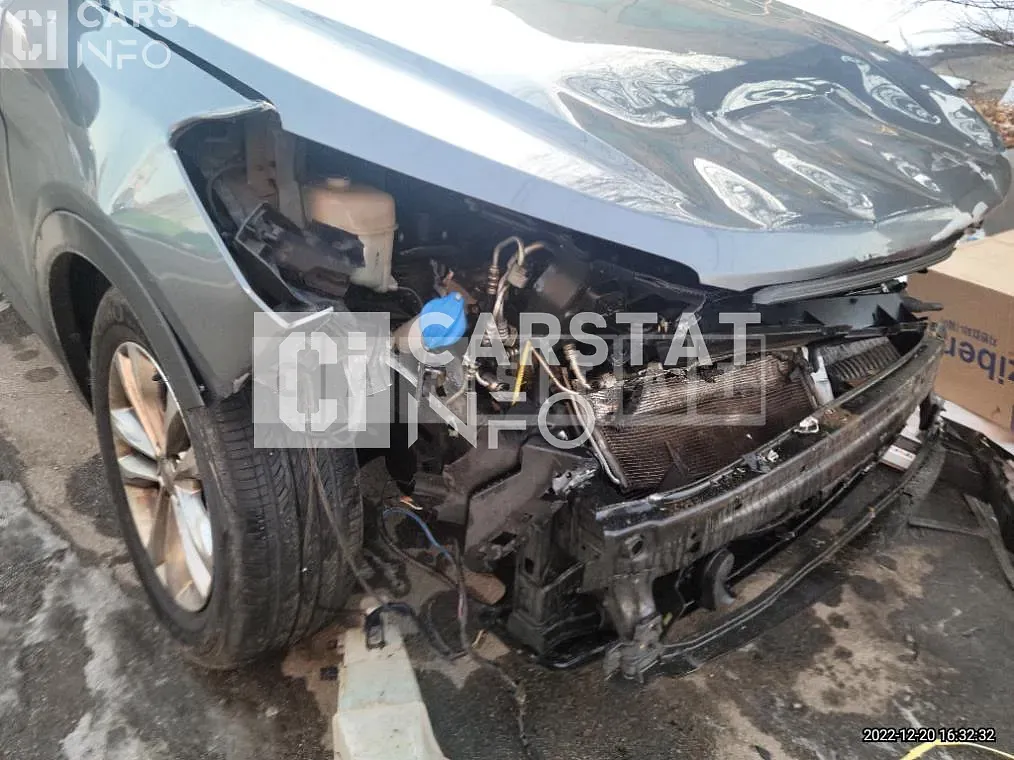 Photo 2 of 12: 2017 Hyundai Santa Fe 2.0 — Korean insurance auction