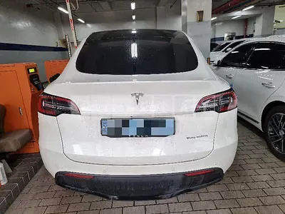 Photo 1 of 15: 2021 Tesla Model Y Long Range, VIN 5YJYGDEE5MF168878 — Korean insurance auction