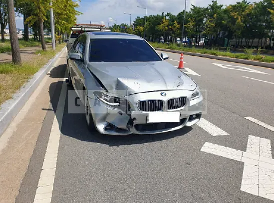 Photo 2 of 8: 2016 BMW 520d — Korean insurance auction