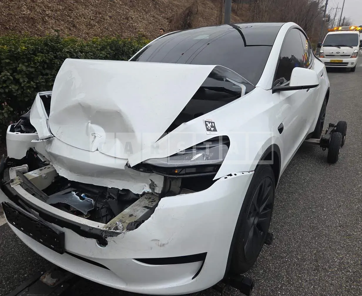 Photo 2 of 10: 2024 Tesla Model Y RWD, VIN LRWYGCFSXRC494286 — Korean insurance auction