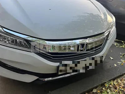 Photo 1 of 60: 2017 Honda Accord 2.4, VIN 1HGCR2680HA512558 — Korean insurance auction