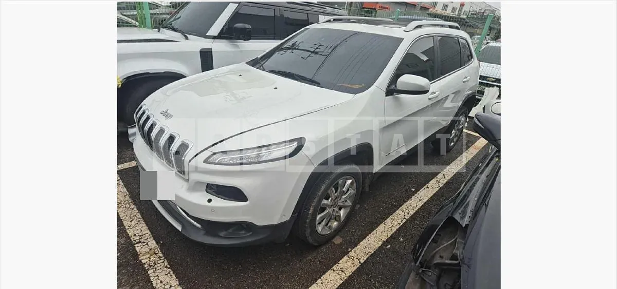 Photo 2 of 15: 2015 Jeep Straw Cherokee — Korean insurance auction