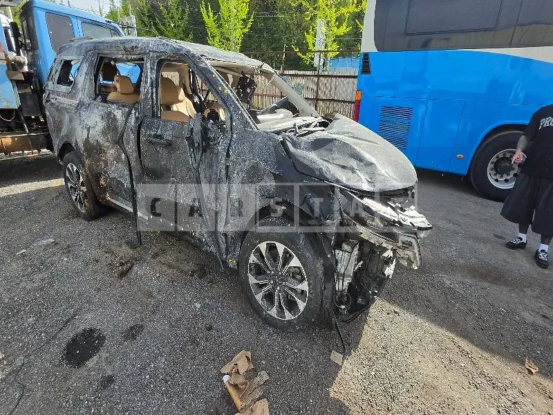 Photo 2 of 43: 2023 Kia Carnival 2.2 — Korean insurance auction