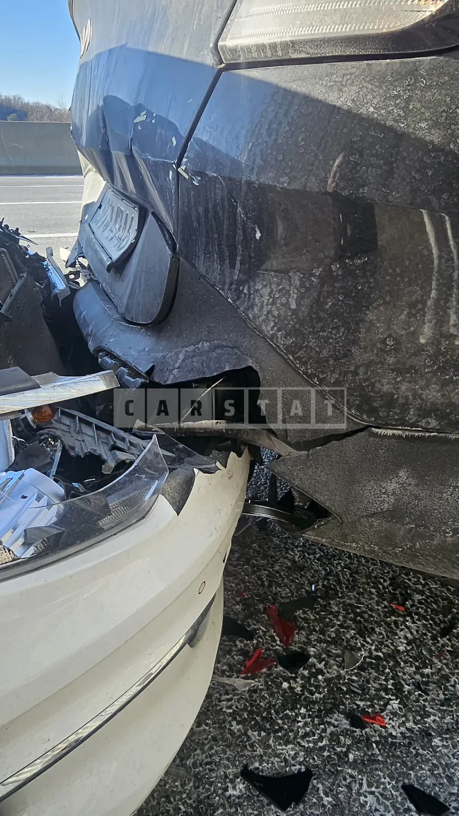 Photo 3 of 3: 2017 Kia K5 2.0, VIN KNAGT411BJA222600 — Korean insurance auction