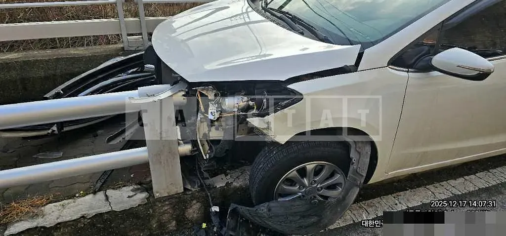 Photo 2 of 4: 2015 Kia Kz — Korean insurance auction