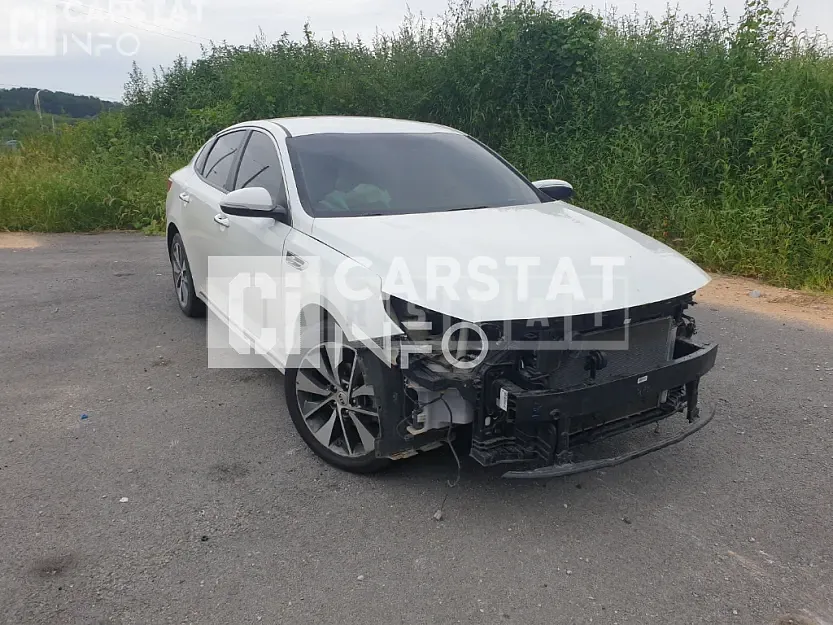 Photo 2 of 9: 2017 Kia K5 2.0 — Korean insurance auction